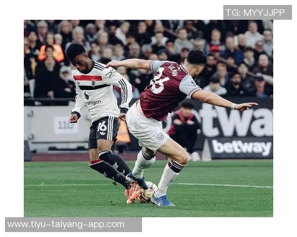 早报聚焦:世界杯抽签即将揭晓曼联平西汉姆米兰意杯遭遇淘汰 早报聚焦:世界杯抽签即将揭晓曼联平西汉姆米兰意杯遭遇淘汰