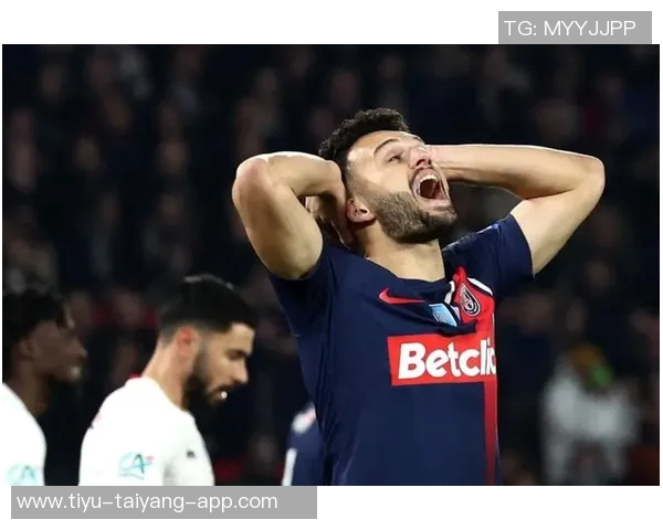 拉莫斯祝贺姆巴佩称其为第一兄弟展现深厚情谊