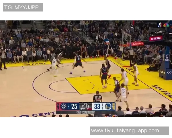 维金斯突破禁区高打板文班亚马展现超凡身高送出精彩钉板大帽 维金斯突破禁区高打板文班亚马展现超凡身高送出精彩钉板大帽